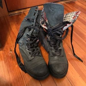 Dr.Martens 1914 Truimphs